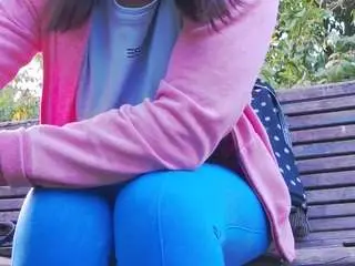 Mellysquirtybiglabia  live sex cam