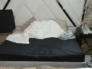 Sharaoz01  live sex cam