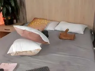Rebecacorttez  live sex cam