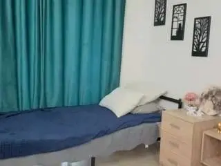 Earthasnoozy  live sex cam