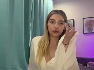 Elvinadiiulio  live sex cam