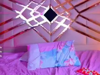 Innocenthazel  live sex cam