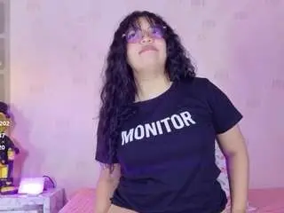 Innocenthazel  live sex cam