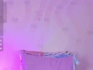 Innocenthazel  live sex cam