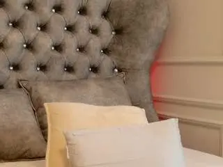 Meganxdesire  live sex cam