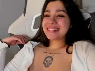 Trishamoore  live sex cam