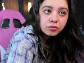 Trishamoore  live sex cam