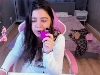 Trishamoore  live sex cam