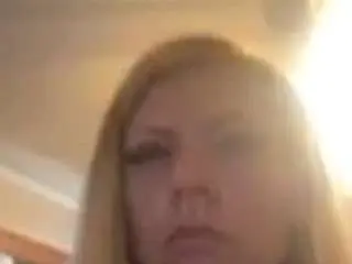 Lilsecret23  live sex cam