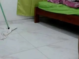 Skynnynasty  live sex cam