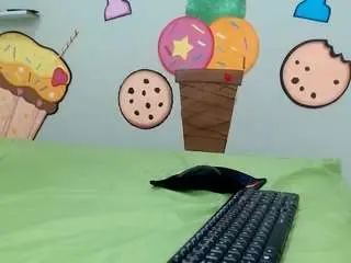 Skynnynasty  live sex cam