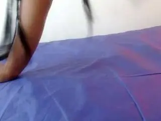 Skynnynasty  live sex cam