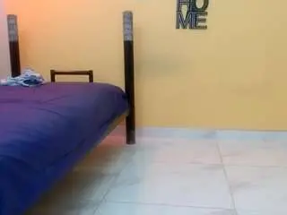 Skynnynasty  live sex cam
