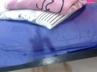 Skynnynasty  live sex cam