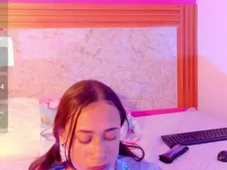 Hollyvega  live sex cam