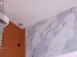 Hollyvega  live sex cam