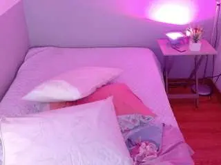 Hollyvega  live sex cam