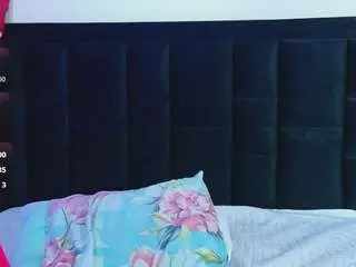 Hollyvega  live sex cam