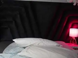 Hollyvega  live sex cam