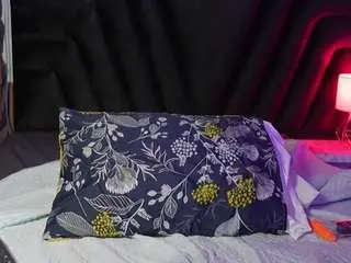 Hollyvega  live sex cam
