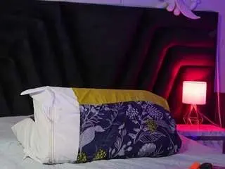 Hollyvega  live sex cam