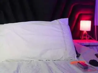 Hollyvega  live sex cam