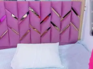 Hollyvega  live sex cam