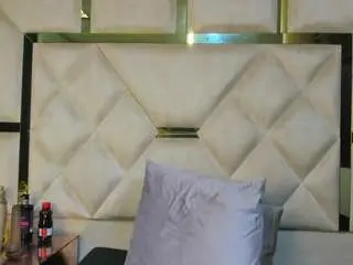 Kendal77  live sex cam