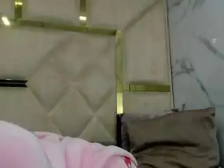 Kendal77  live sex cam