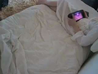 Voyeurcam-julmodels-whitebed-4  live sex cam