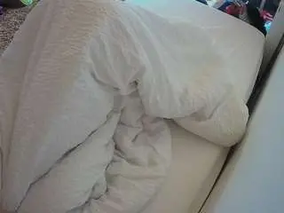 Voyeurcam-julmodels-whitebed-4  live sex cam
