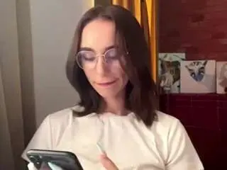 Alliewiltrout  live sex cam