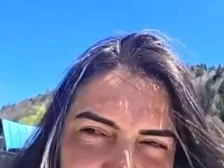 Britneyquenn18  live sex cam