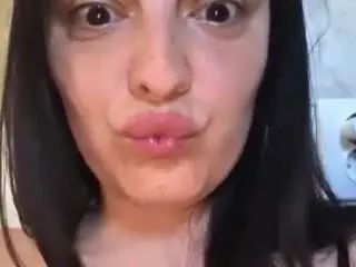 Britneyquenn18  live sex cam