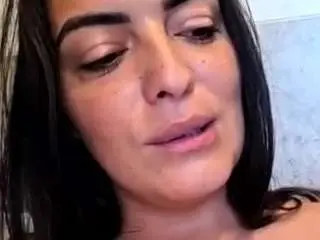 Britneyquenn18  live sex cam