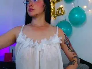 Isa-maiden  live sex cam