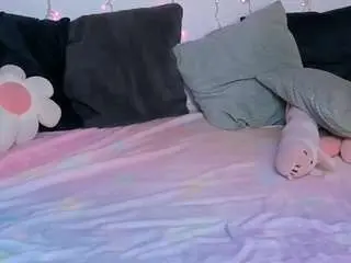 Juicymilk  live sex cam