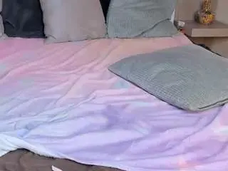 Juicymilk  live sex cam