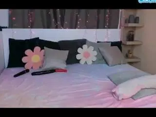 Juicymilk  live sex cam