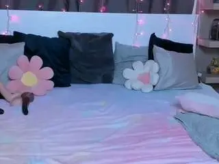 Juicymilk  live sex cam