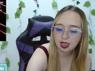 Liaaroberts  live sex cam