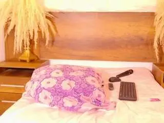 Molly-jackson  live sex cam
