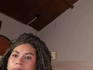 Nayahh  live sex cam