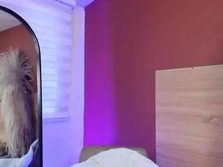 Nayahh  live sex cam