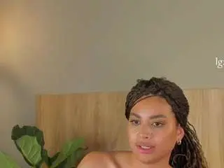 Nayahh  live sex cam