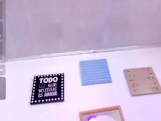 Pretty-johnson  live sex cam