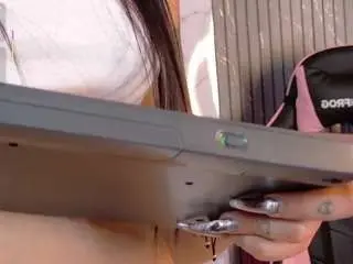 Sasha-8  live sex cam