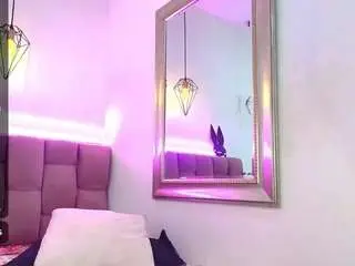 Tiinyemilly  live sex cam