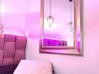 Tiinyemilly  live sex cam