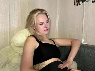 Chayamasteller  live sex cam